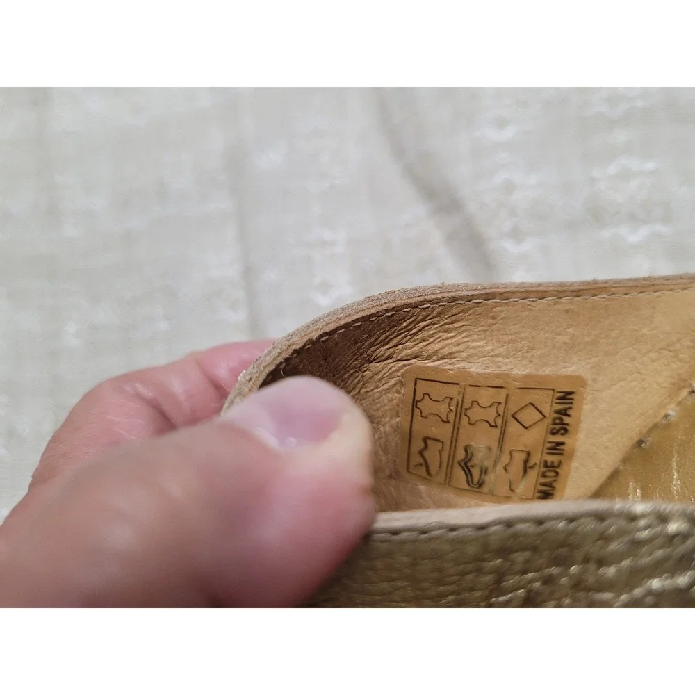 Andre Assous Gold Metallic Leather Espadrille Wedge 8.5 Sandals Spain Womens 39